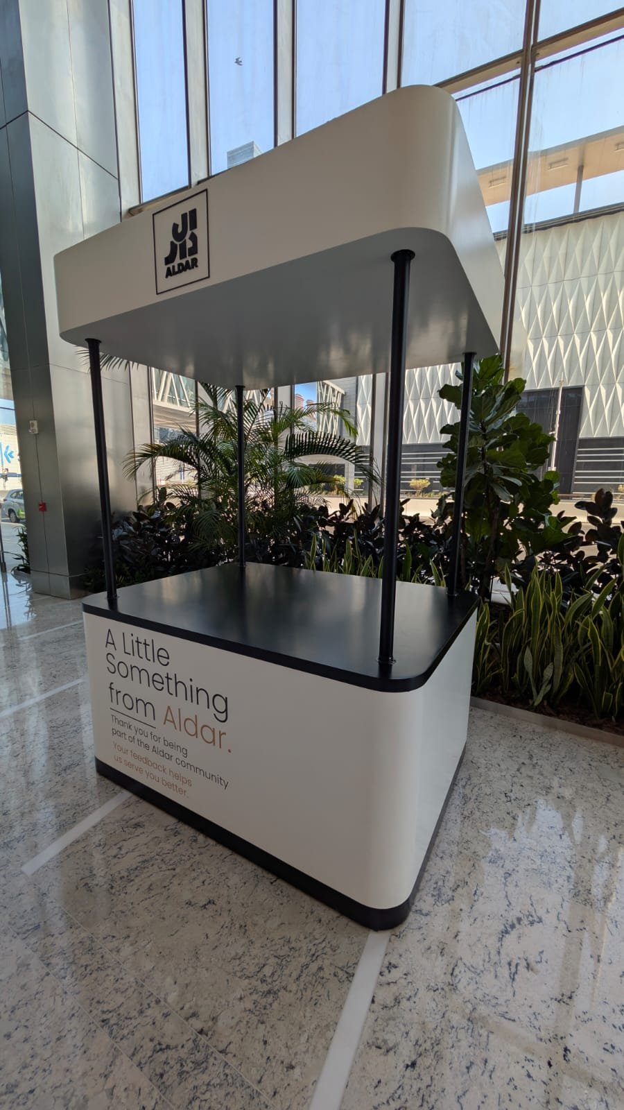 ALDAR Properties Bespoke Mall Activation Kiosk by Infinity Exhibit